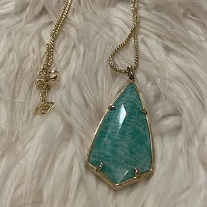 Kendra Scott necklace